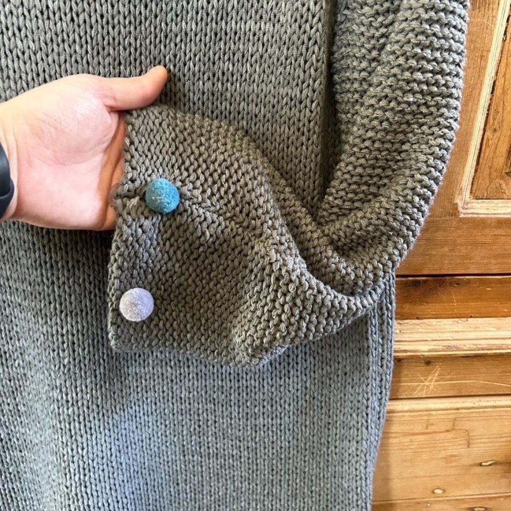 b - Sharp Medium Gray Knit Sweater Puff Balls Chunky - Picture 7 of 13
